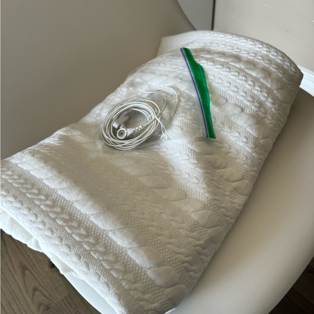 Terra Therapy Grounding Blanket Like New